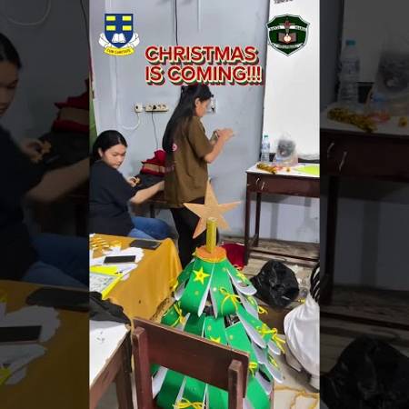 Christmas Is Cooming